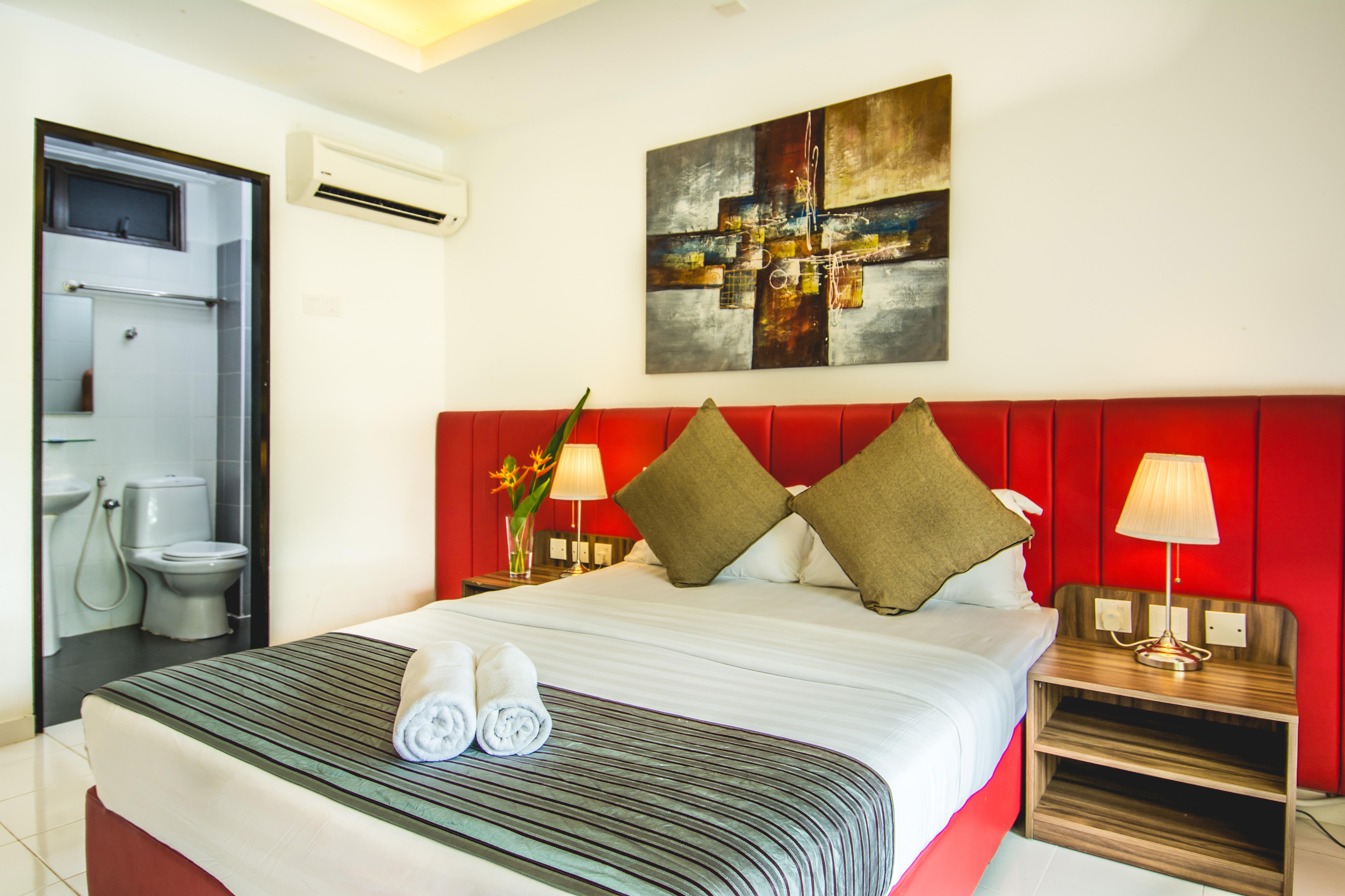 Alia Residence Business Resort Padang Mat Sirat Exteriör bild