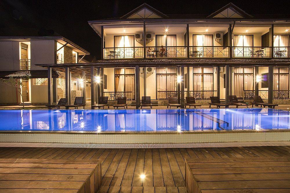 Alia Residence Business Resort Padang Mat Sirat Exteriör bild