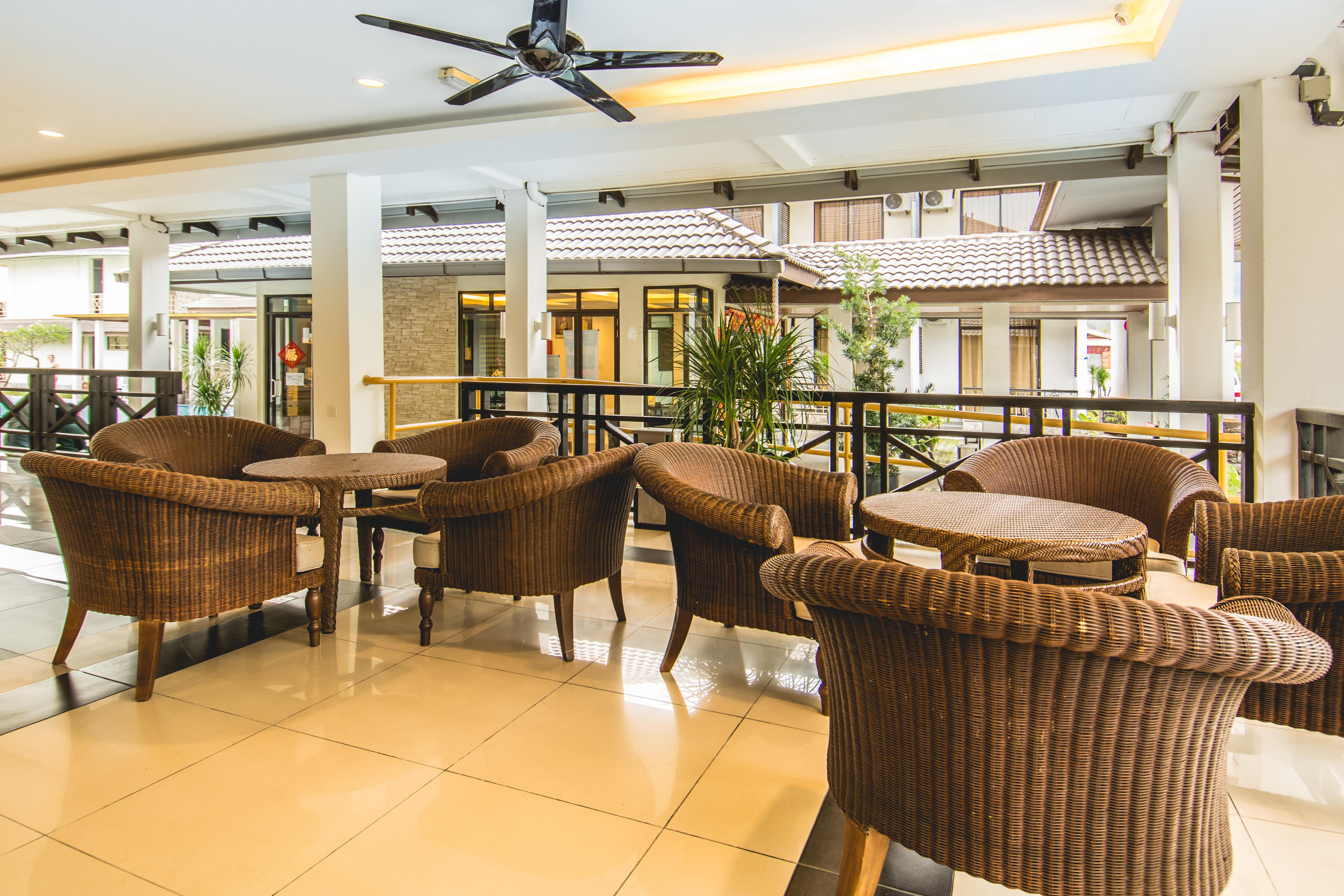Alia Residence Business Resort Padang Mat Sirat Exteriör bild